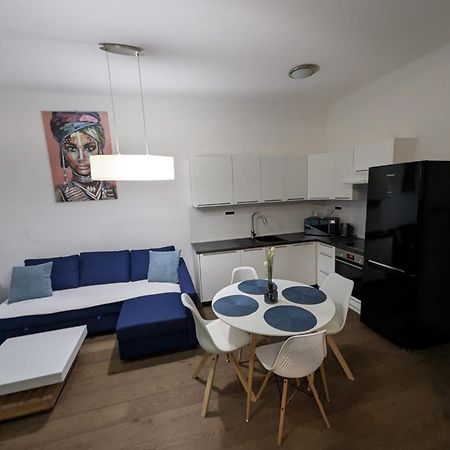 Fantabulous Downtown Abode W King Bed, 65" Tv, Washer And Tumble Dryer ซาเกร็บ ภายนอก รูปภาพ