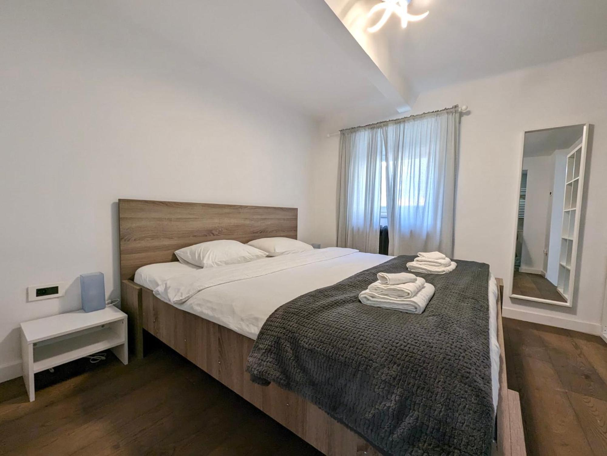Fantabulous Downtown Abode W King Bed, 65" Tv, Washer And Tumble Dryer ซาเกร็บ ภายนอก รูปภาพ